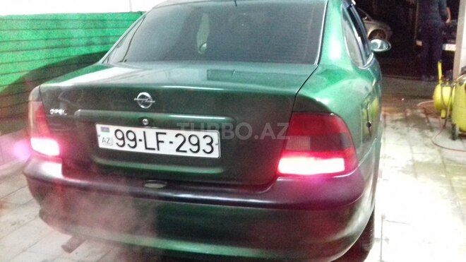 Opel Vectra 1995, 270,000 km - 2.5 l - Bakı