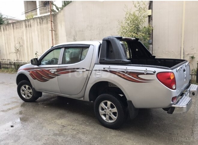 Mitsubishi L200 2008, 232,000 km - 2.5 л - Bakı