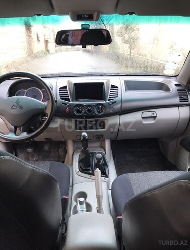 Mitsubishi L200 2008, 232,000 km - 2.5 л - Bakı