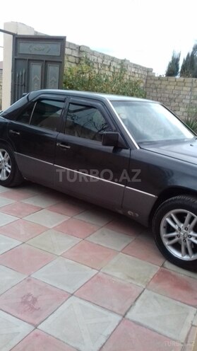 Mercedes E 230 1991, 325,000 km - 2.3 l - Bakı