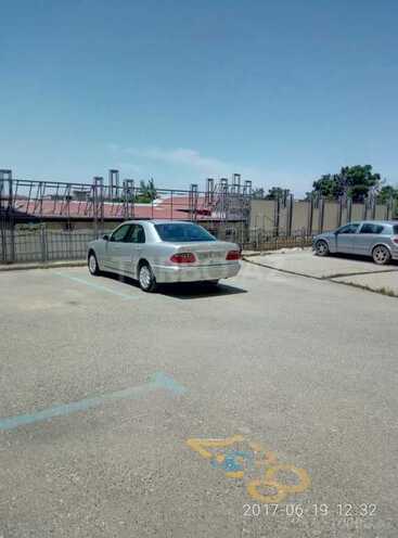 Mercedes E 220 2001, 300,000 km - 2.2 л - Bakı