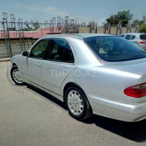 Mercedes E 220 2001, 300,000 km - 2.2 л - Bakı