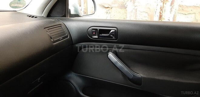 Volkswagen Bora 2004, 245,000 km - 1.6 l - Bakı