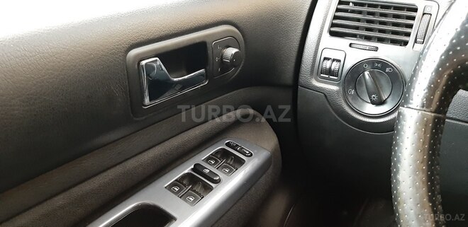Volkswagen Bora 2004, 245,000 km - 1.6 l - Bakı