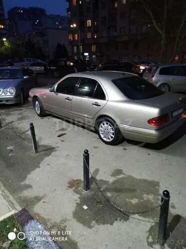 Mercedes E 240 1998, 438,000 km - 2.4 l - Bakı