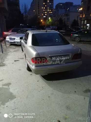Mercedes E 240 1998, 438,000 km - 2.4 l - Bakı
