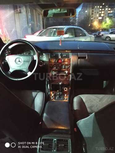 Mercedes E 240 1998, 438,000 km - 2.4 l - Bakı