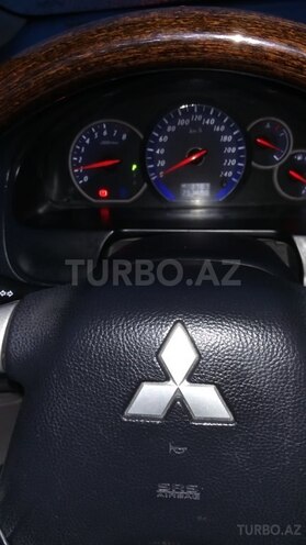 Mitsubishi Grandis 2007, 257,000 km - 2.4 l - Qusar