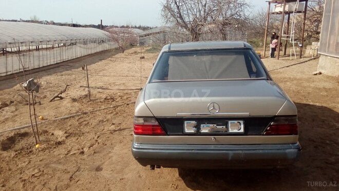 Mercedes E 300 1991, 300,000 km - 0.3 l - Bakı