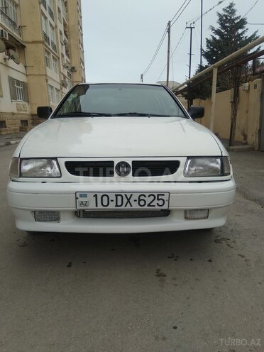 Volkswagen Polo 1995, 287,528 km - 1.6 l - Bakı