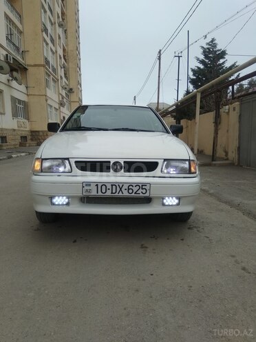 Volkswagen Polo 1995, 287,528 km - 1.6 l - Bakı