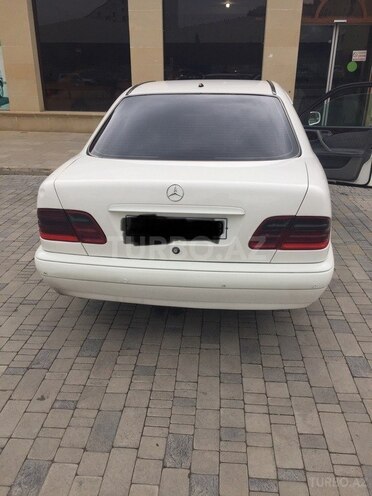 Mercedes E 220 1999, 410,000 km - 2.2 l - Bakı