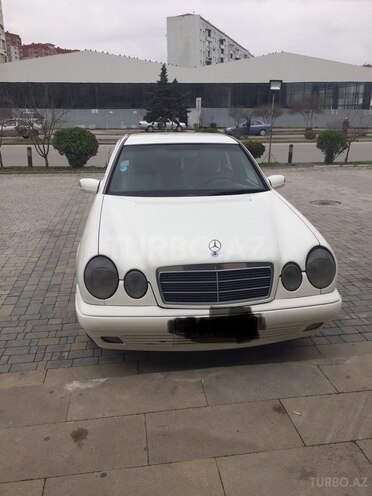 Mercedes E 220 1999, 428,000 km - 2.2 l - Bakı