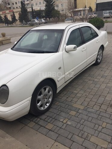 Mercedes E 220 1999, 428,000 km - 2.2 l - Bakı