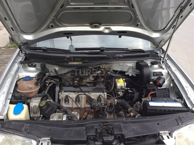 Volkswagen Bora 2003, 300,000 km - 1.6 l - Bakı