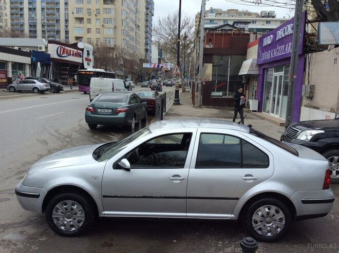 Volkswagen Bora 2003, 300,000 km - 1.6 l - Bakı