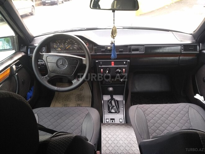 Mercedes E 200 1990, 380,000 km - 2.0 l - Bakı