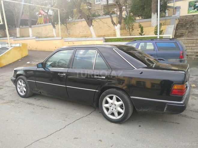 Mercedes E 200 1990, 380,000 km - 2.0 l - Bakı