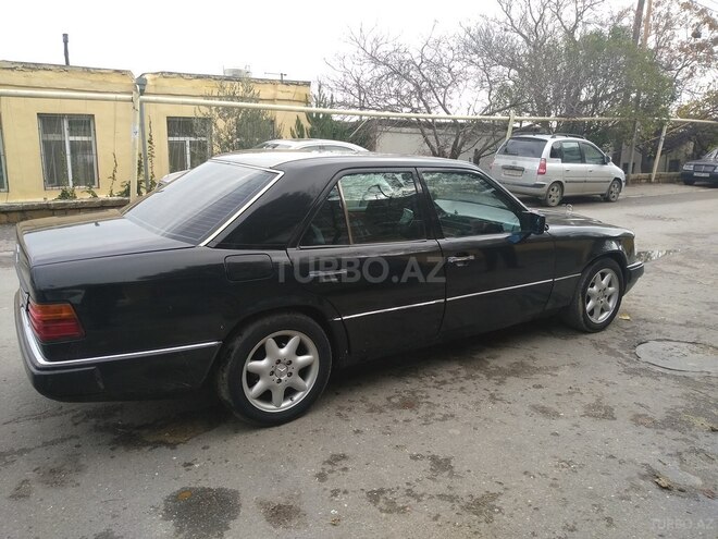 Mercedes E 200 1990, 380,000 km - 2.0 l - Bakı