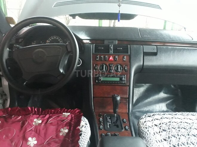 Mercedes E 230 1997, 461,391 km - 2.3 l - Bərdə