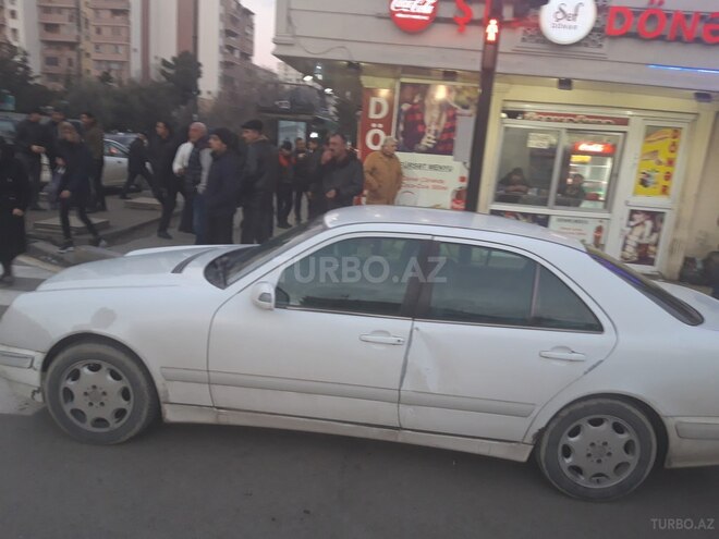 Mercedes E 320 2001, 900,000 km - 3.2 l - Bakı