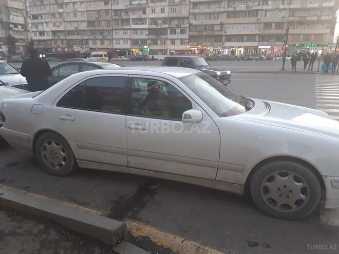 Mercedes E 320 2001, 900,000 km - 3.2 l - Bakı