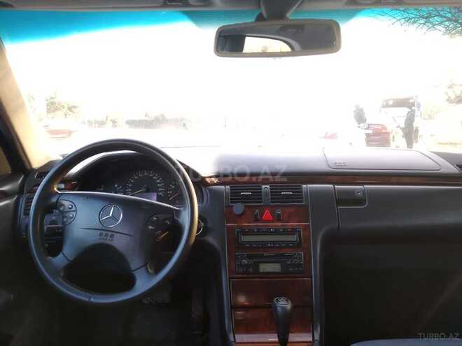 Mercedes E 240 1999, 241,000 km - 2.4 l - Sumqayıt