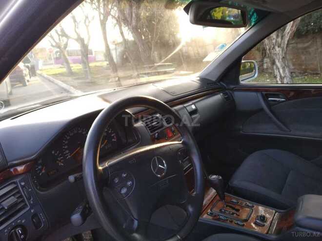 Mercedes E 240 1999, 241,000 km - 2.4 l - Sumqayıt