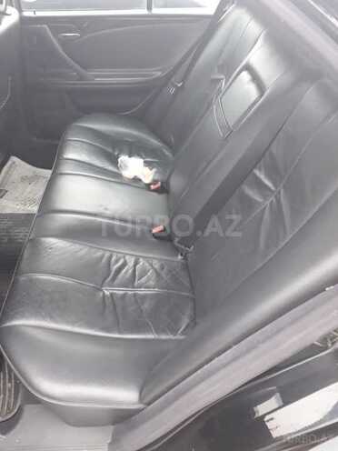 Mercedes E 270 2001, 370,000 km - 2.7 l - Yevlax
