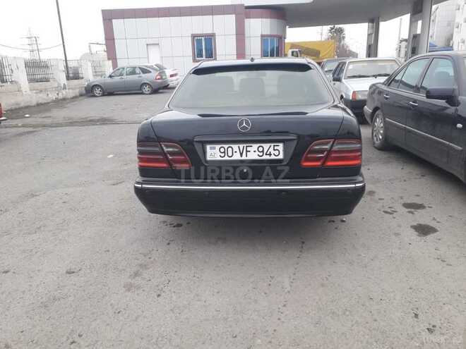 Mercedes E 270 2001, 370,000 km - 2.7 l - Yevlax