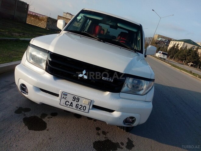 Mitsubishi Pajero io 2000, 200,000 km - 2.0 л - Bakı