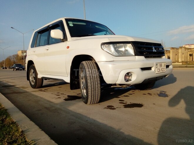 Mitsubishi Pajero io 2000, 200,000 km - 2.0 л - Bakı