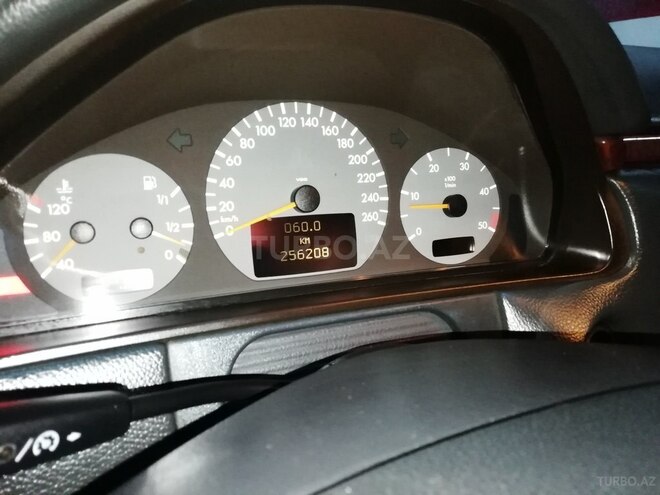 Mercedes E 270 2000, 256,200 km - 2.7 l - Bakı