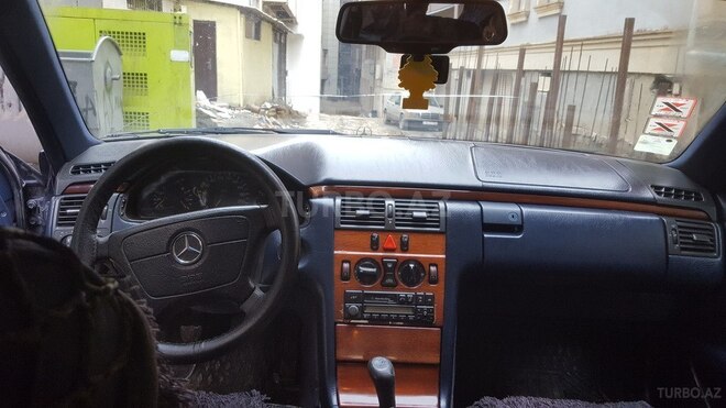 Mercedes E 220 1996, 245,247 km - 2.2 l - Bakı