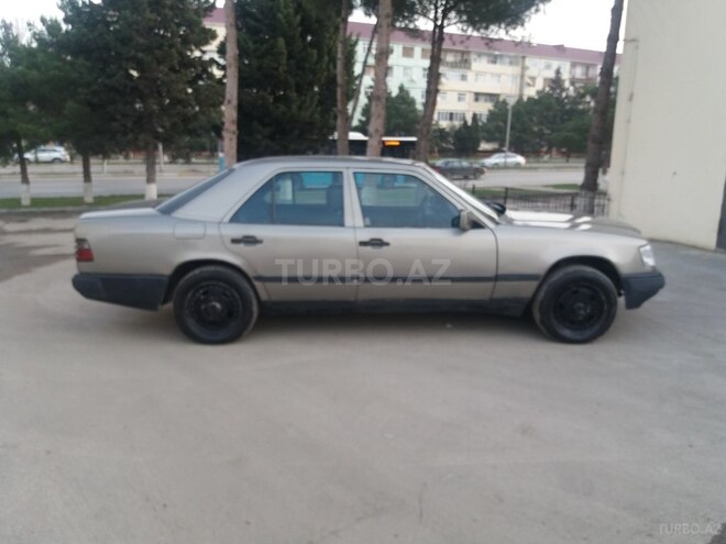 Mercedes E 260 1989, 280,000 km - 2.6 l - Sumqayıt