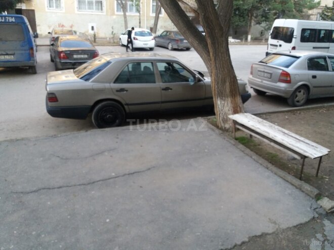 Mercedes E 260 1989, 280,000 km - 2.6 l - Sumqayıt