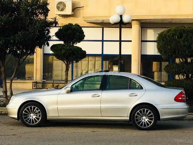 Mercedes E 320 2004, 186,559 km - 3.2 l - Bakı