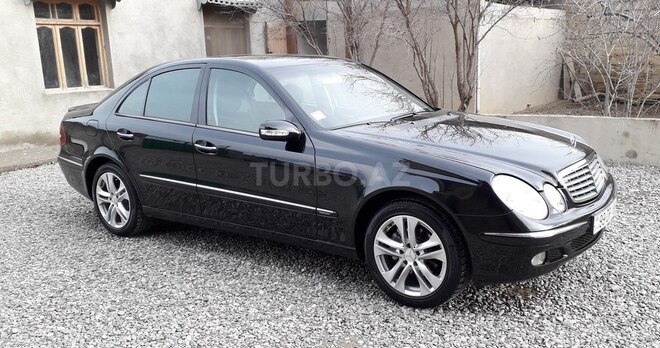Mercedes E 270 2003, 222,050 km - 2.7 l - Bakı