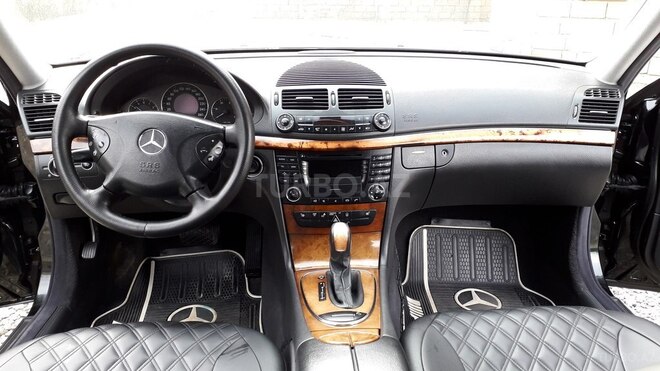Mercedes E 270 2003, 222,050 km - 2.7 l - Bakı