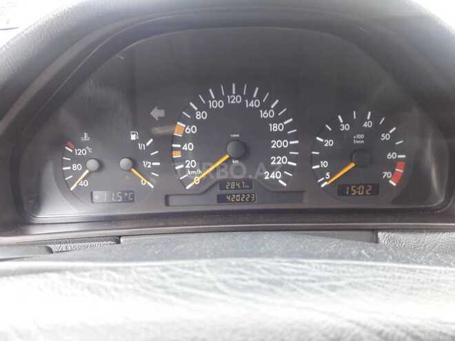 Mercedes E 200 1999, 420,000 km - 2.0 l - Bakı