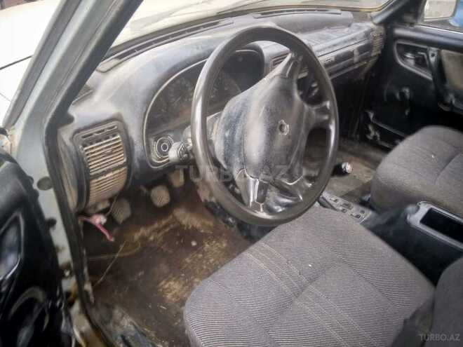 GAZ 3110 1998, 332,150 km - 2.5 l - Salyan