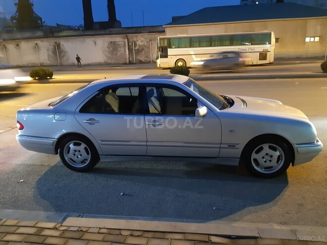 Mercedes E 240 1997, 300,000 km - 0.3 л - Bakı