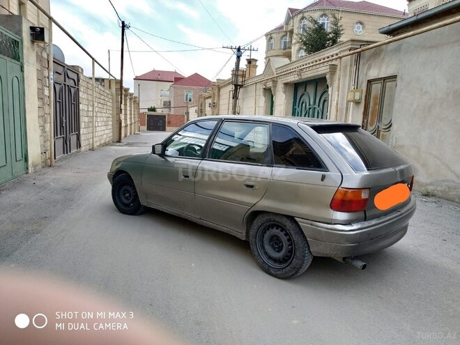 Opel Astra 1993, 225,000 km - 1.8 л - Bakı