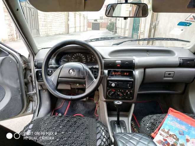 Opel Astra 1993, 225,000 km - 1.8 л - Bakı