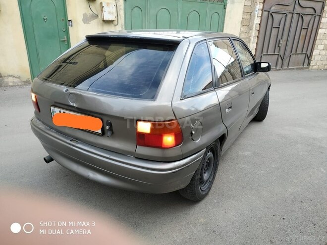 Opel Astra 1993, 225,000 km - 1.8 л - Bakı