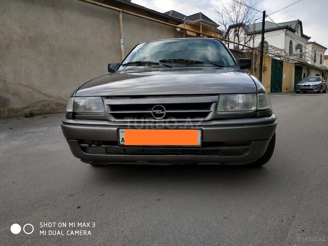 Opel Astra 1993, 225,000 km - 1.8 л - Bakı