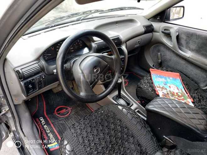 Opel Astra 1993, 225,000 km - 1.8 л - Bakı