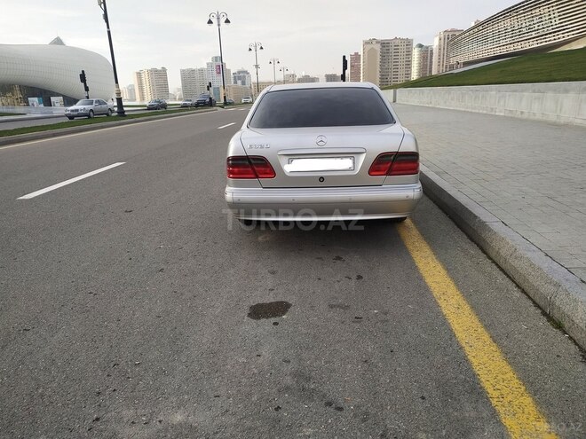 Mercedes E 320 2000, 250,000 km - 3.2 l - Bakı