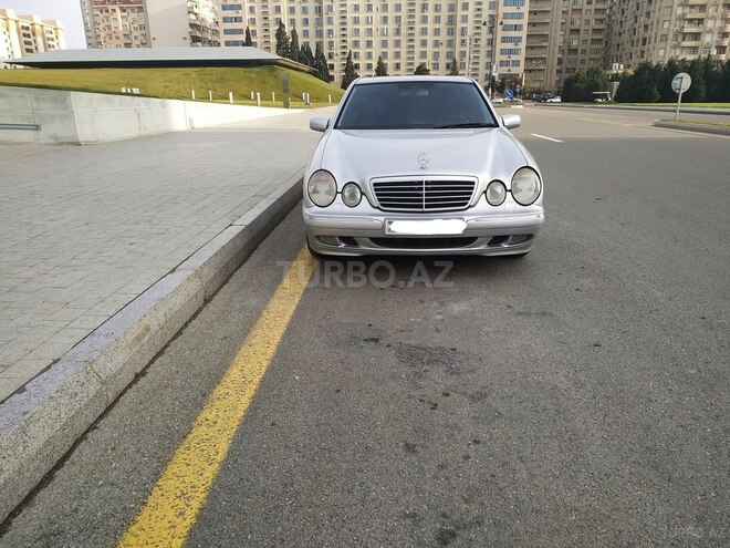 Mercedes E 320 2000, 250,000 km - 3.2 l - Bakı