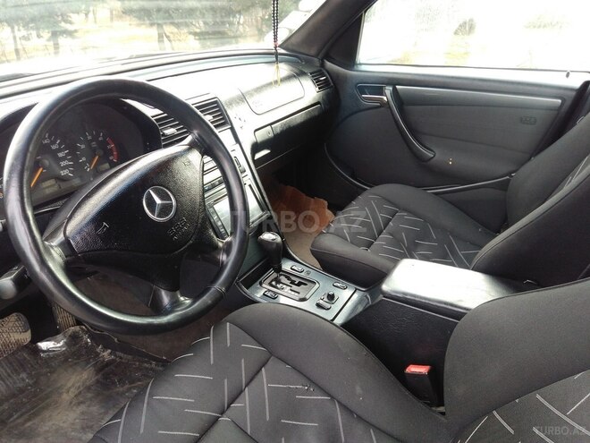 Mercedes C 220 1999, 312,422 km - 2.2 l - Qusar